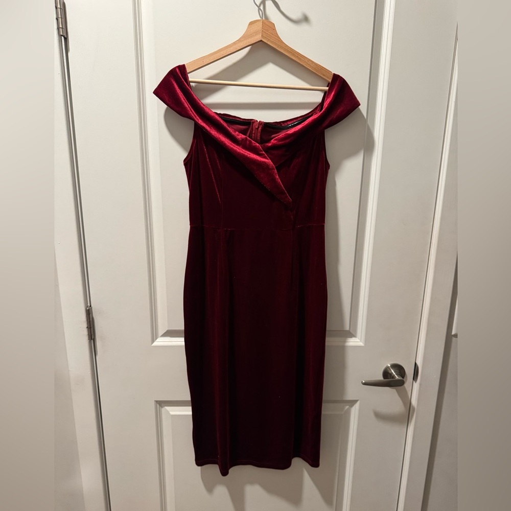 Chic Off-the-Shoulder Burgundy Dress